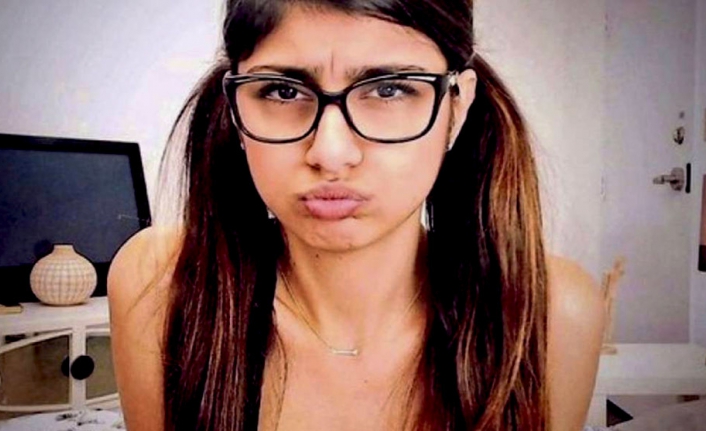 Eski porno yıldızı Mia Khalifa, gözlüklerini Beyrut mağdurları için satıyor!