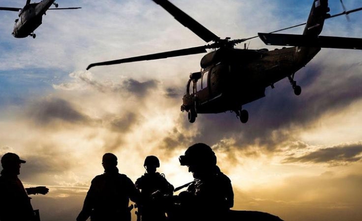 Suriye'de ABD helikopterleri Esed rejimini vurdu