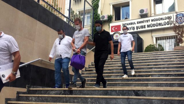 Yasak aşk cinayeti: 10 yıllık arkadaşını öldürdü