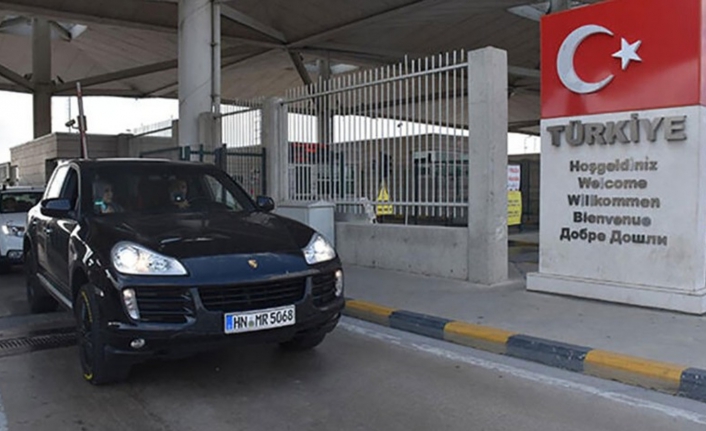 Yabancı plakalı araçların yurtta kalma süresi uzatıldı