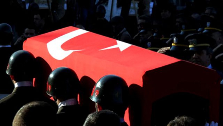 Hakkari'deki tatbikat ile Manisa'daki kazada 2 asker şehit oldu