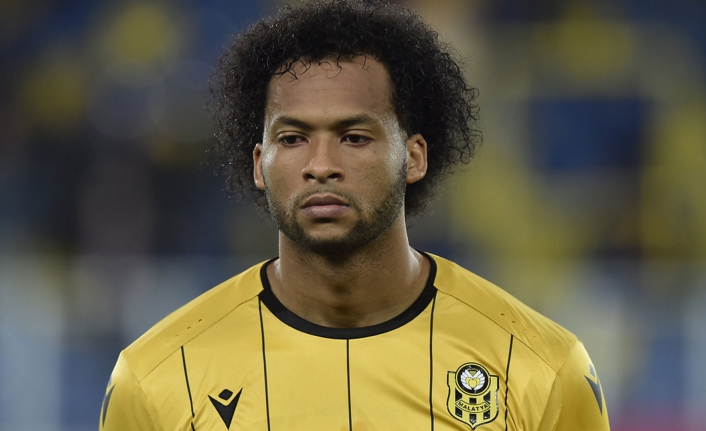 Erzurumspor'un yeni transferi Arturo Mina'nın korona testi pozitif çıktı
