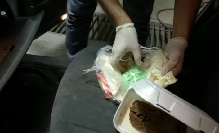 Uyuşturucular lavaş dürüm arasından çıktı