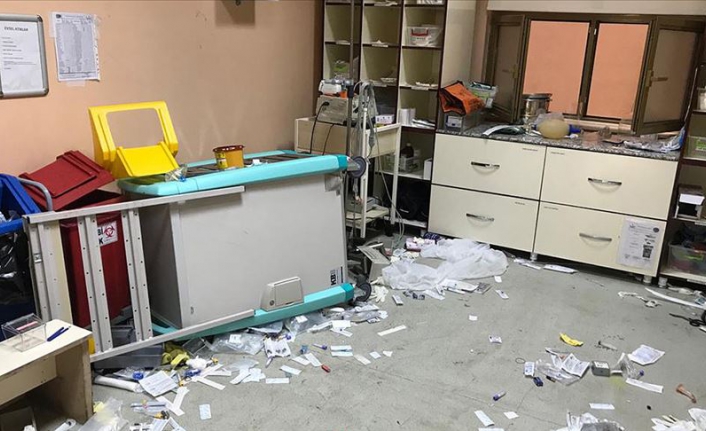 Bingöl'de hasta yakınları ambulansa ve sağlık çalışanlarına saldırdılar