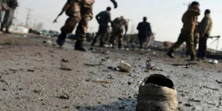 Afganistan'da askeri karakola bomba yüklü araçla saldırı 