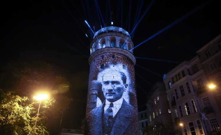 Galata Kulesi harika bir görsel şölenle açıldı!