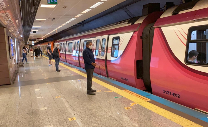 Metroda intihar girişimi
