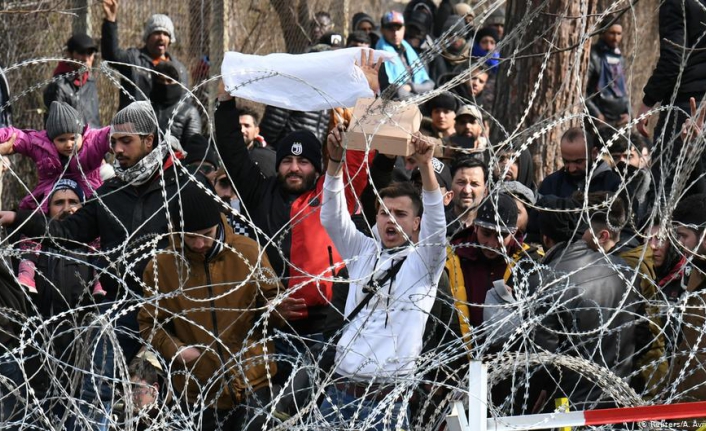 Yunanistan sığınmacılara karşı acımasız uygulamalarına bir yenisini ekledi