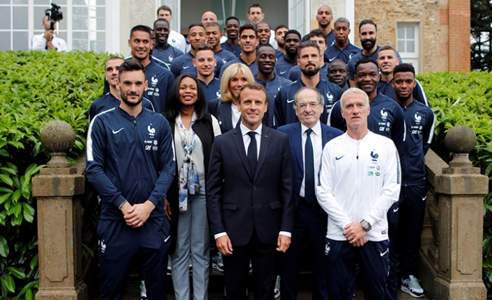 Dünyaca ünlü yıldızdan İslam düşmanlığı yapan Macron’a şok tepki!