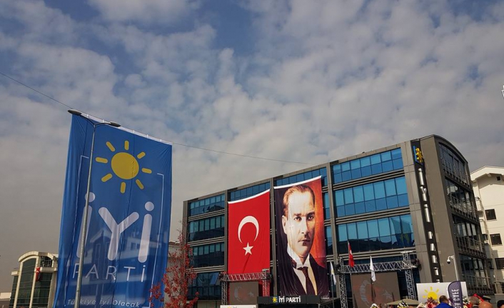 İYİ Parti'de İl başkanları dilekçe verdi
