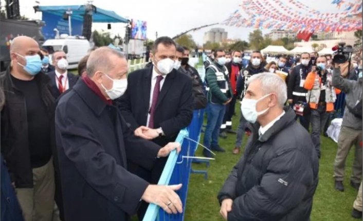 Erdoğan çocukluk arkadaşıyla karşılaştı! Arkadaştan Erdoğan’a hediye
