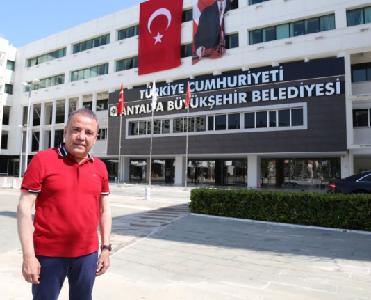 Muhittin Böcek can derdinde kurmayları koltuk! Antalya Büyükşehir Belediyesi'nde yetki krizi