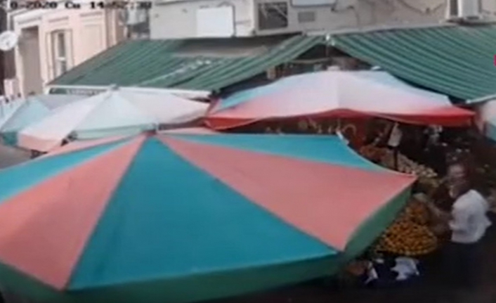 İzmir depreminden yeni görüntü! Panik anı kamerada