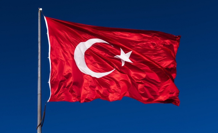 Türk bayrağını yakan kişi gözaltına alındı