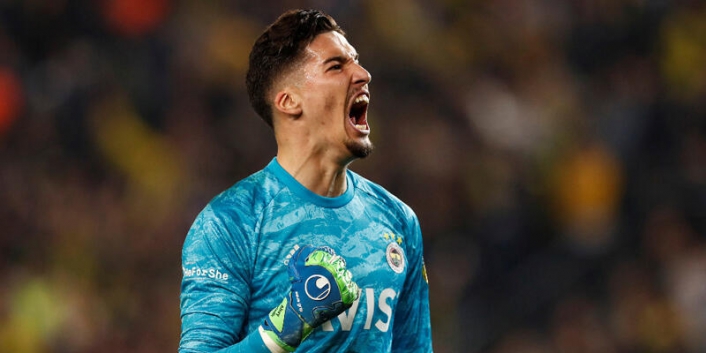 Kaleci Altay geceye damga vurdu! Fenerbahçe 3 puanı hanesine yazdırdı