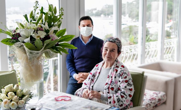 Fatma Girik'e doğum günü ziyareti