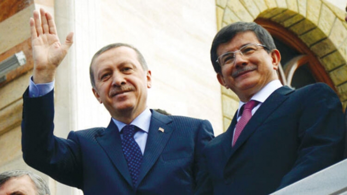 Davutoğlu, hükümeti eleştirdi!