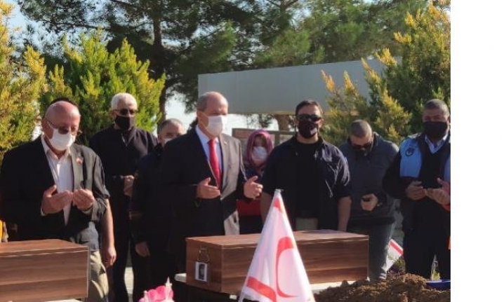 Rumların Kıbrıs’ta 46 yıl önce katlettiği 14 şehit çocuk toprağa verildi