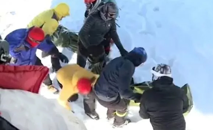 İran’da çığ felaketi '10 ölü, 7 kayıp'