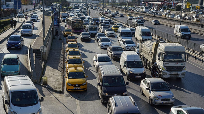 80 saatlik yılbaşı sokağa çıkma yasağına saatler kaldı! İstanbul'da trafik kilit!