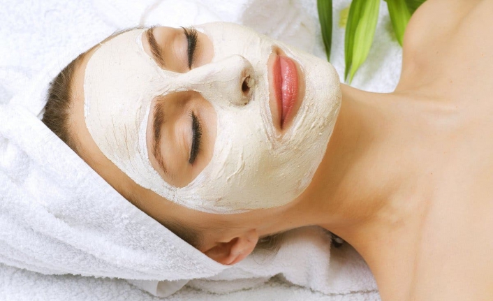 Yüzdeki sivilceleri tamamen yok eden doğal maske tarifi