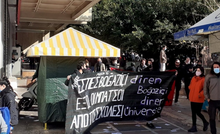 Yunanistan'dan, Boğaziçi Üniversitesi'ne destek pankartı