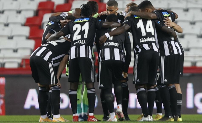 Beşiktaş, Antalya'da 2 puanı bıraktı