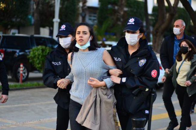 Adana'da 8 kişi gözaltına alındı