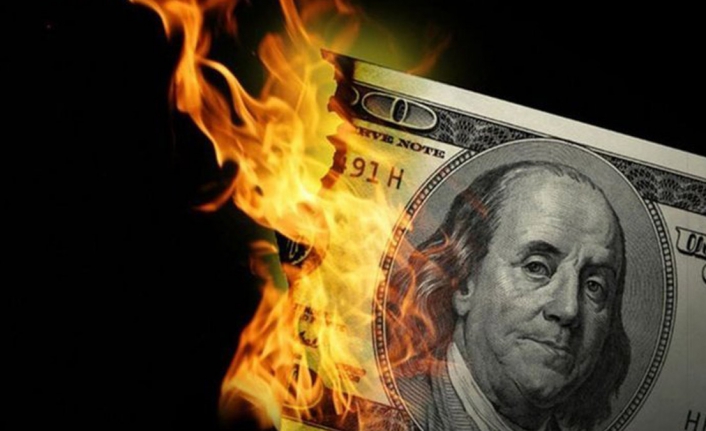 Dolar 8,47'den döndü