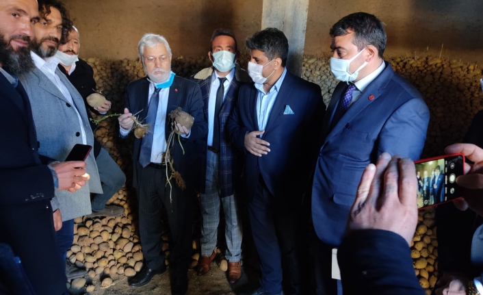 Gölge kabineden Niğdeli patates üreticilerine ziyaret!
