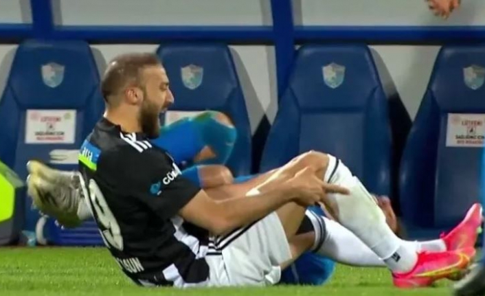 Cenk Tosun’un sağ diz kapağı çıktı