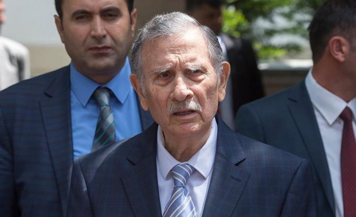 Yıldırım Akbulut kimdir?