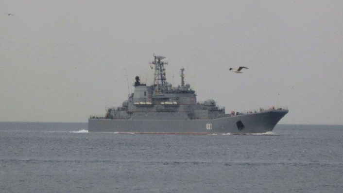 Rus savaş gemileri Boğaz’dan geçti