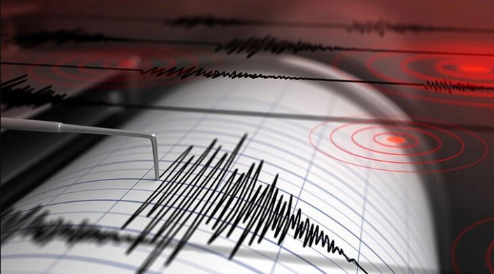 Ege'de korkutan deprem