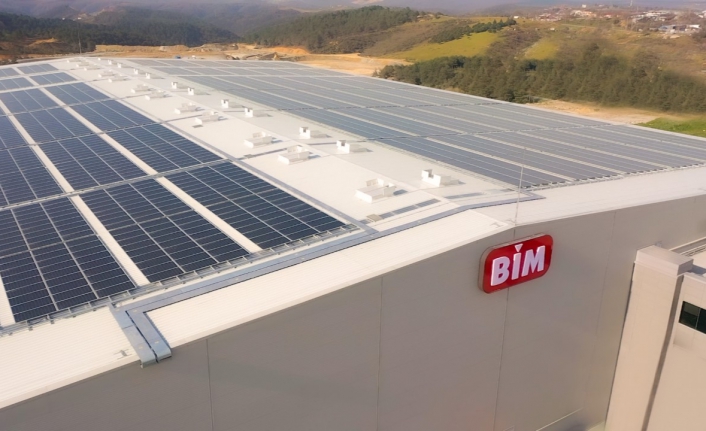 BİM İstanbul’da da güneş enerjisine geçti