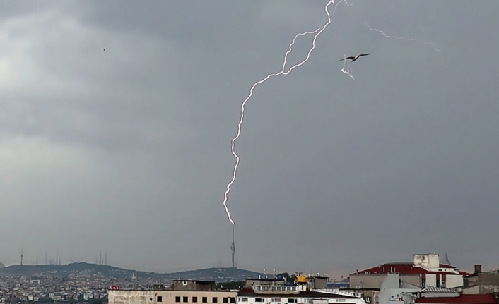 İstanbul'da şiddetli gök gürültüsü