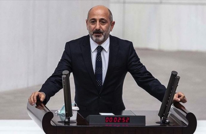 CHP'li Ali Öztunç'tan yandaş müteahhitlere: “5’li çetenden birinin ismi geçiyor”