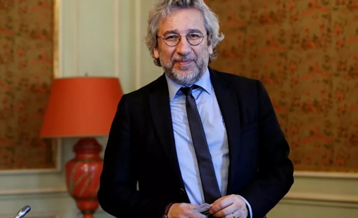 Can Dündar hakkında kırmızı bülten