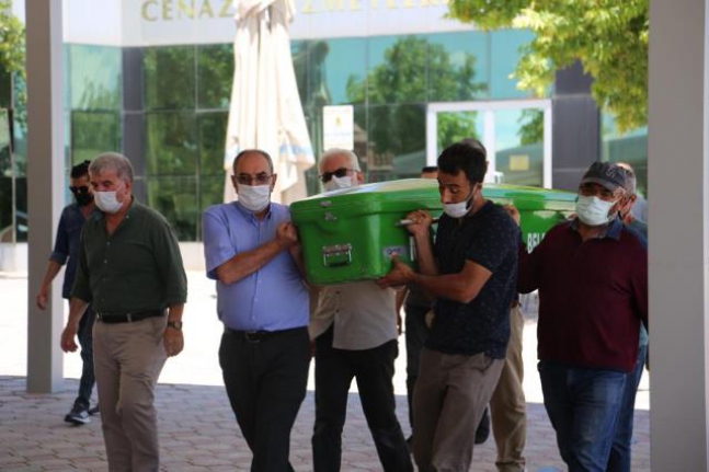 Malatya'da ölen kadın ve erkeğin cenazeleri karıştı