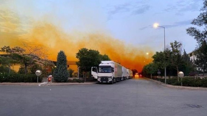 Kimyasal madde gökyüzünü turuncuya boyadı