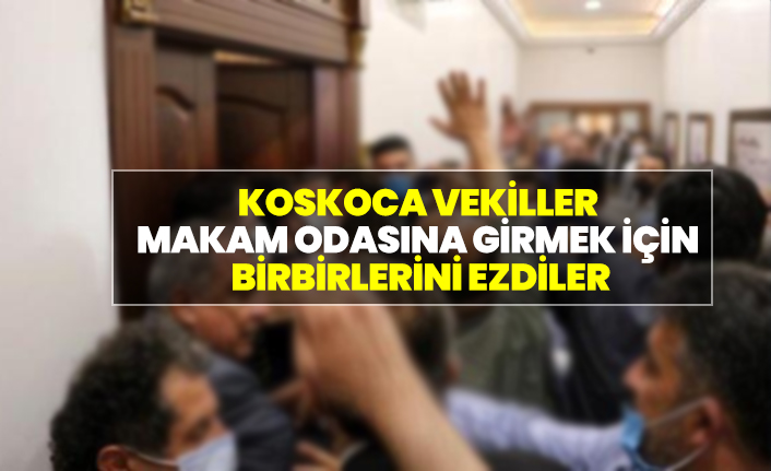 Koskoca vekiller makam odasına girmek için birbirlerini ezdiler