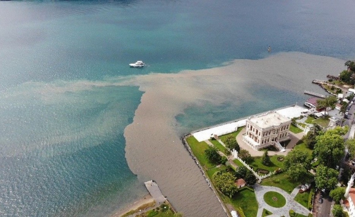 İstanbul Boğazı çamura bulandı