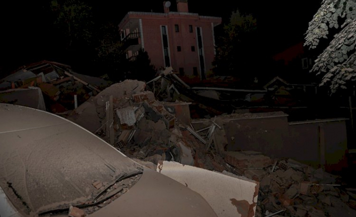 İstanbul Sarıyer Bahçeköy'de 9 katlı bina çöktü