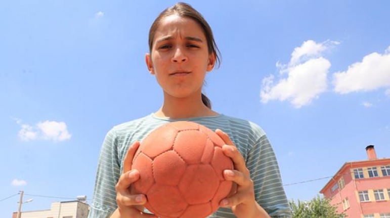 Okuduğu İmam Hatip Ortaokulu Merve'yi okula almadı