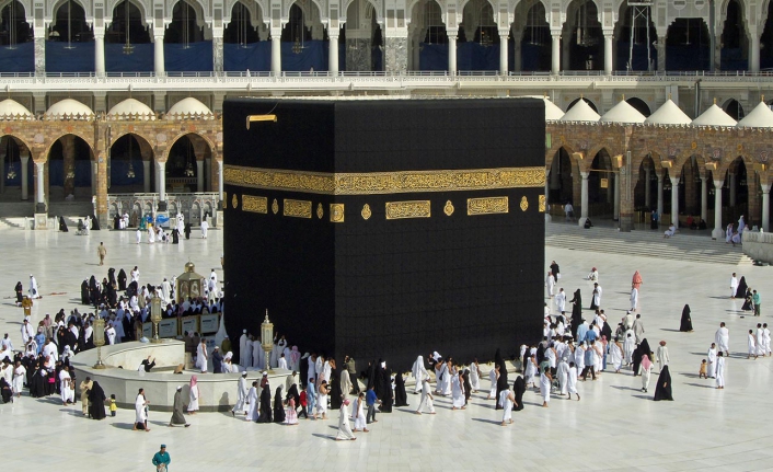 Suudi Arabistan’dan umre ziyareti için aşı şartı