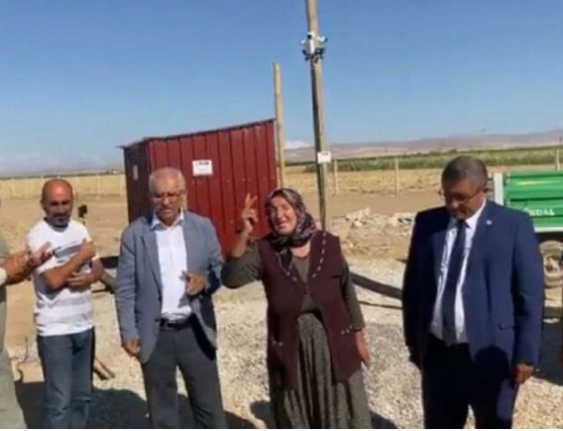 Köylüler AKP’li isme isyan etti: Bir daha oy istemeyin