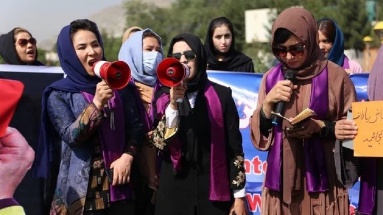 AKP'nin değiştiği dediği ve Perinçek'in Atatürk'e benzettiği Taliban: Kadınlar kabinede olamaz, doğum yapmalılar