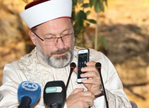 Cumhurbaşkanı Erdoğan’dan Ali Erbaş’a destek