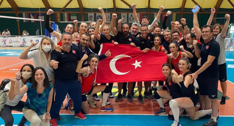Engel tanımıyorlar! İşitme Engelliler Kadın Voleybol Milli Takımı'ndan altın madalya!