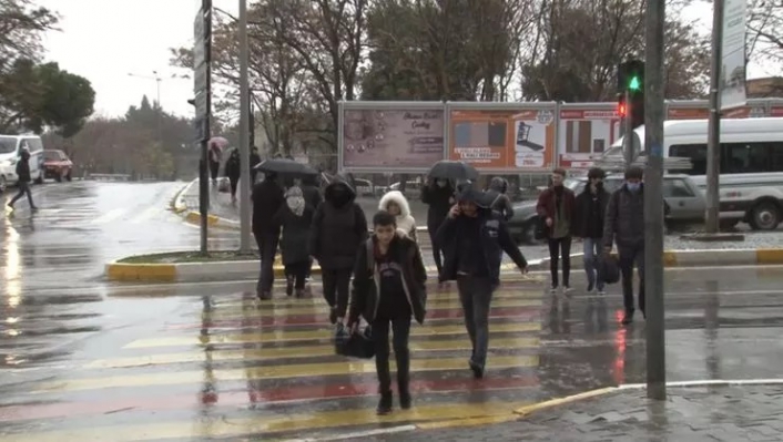 Bugün okul var mı? 30 Kasım hangi illerde okullar tatil edildi? İstanbul ve 8 ilde eğitim öğretime bir gün ara!